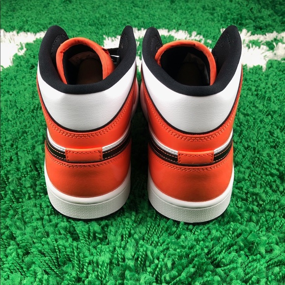 jordan 1 mid turf orange mens